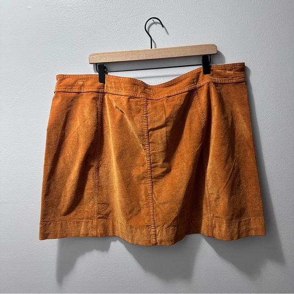 Madewell Orange Velveteen A-Line Mini Skirt: Button-Front Edition - Picture 4 of 11